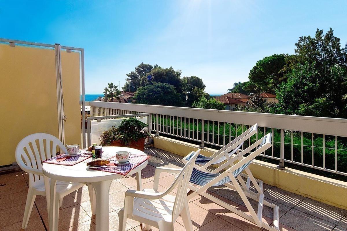 Casavacanze Internazionale Diano Marina Exteriör bild