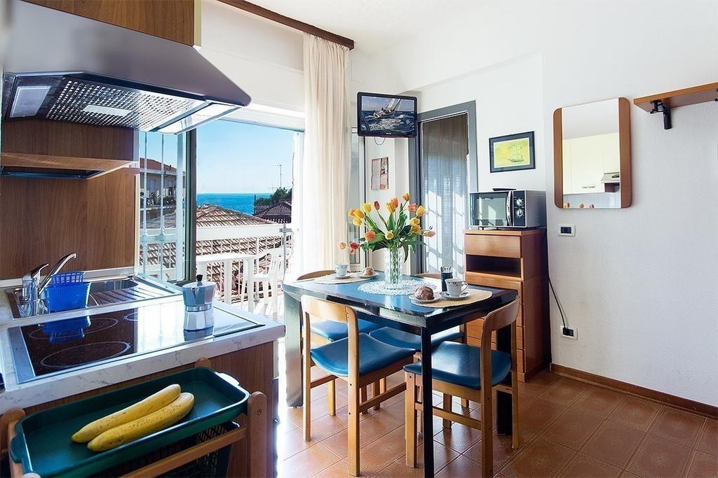 Casavacanze Internazionale Diano Marina Exteriör bild