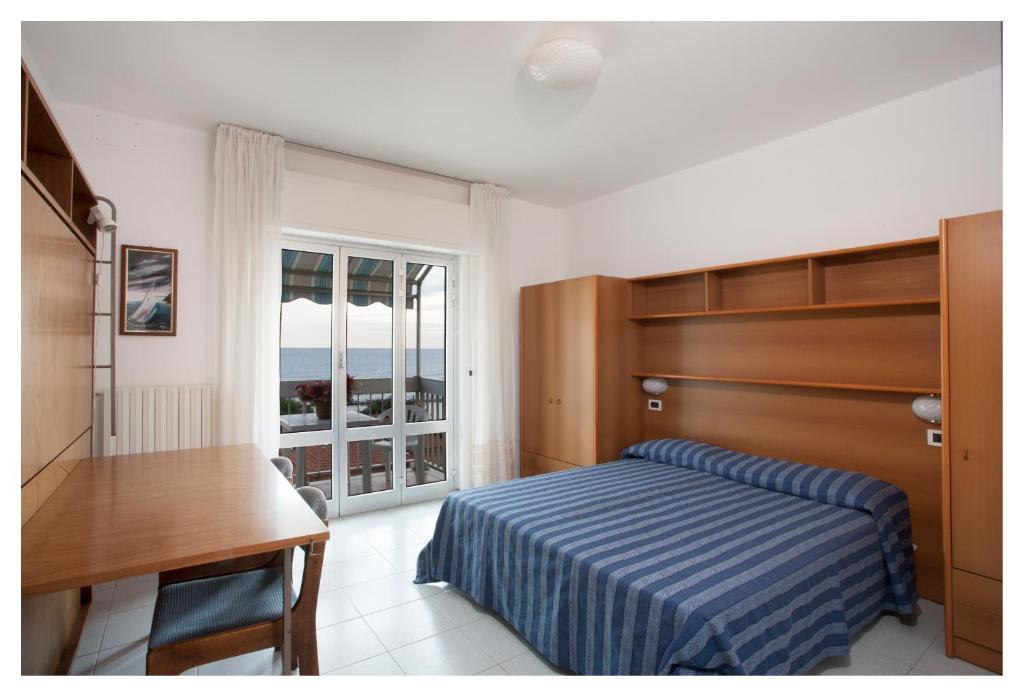 Casavacanze Internazionale Diano Marina Rum bild