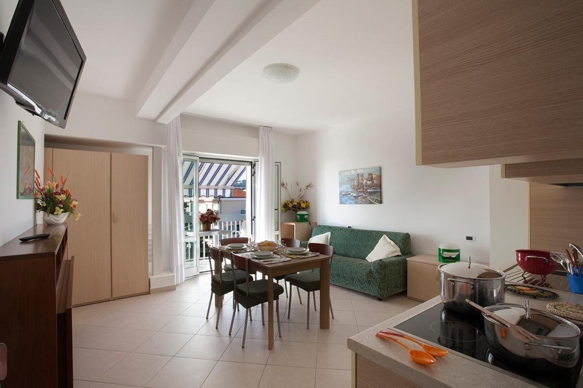 Casavacanze Internazionale Diano Marina Exteriör bild