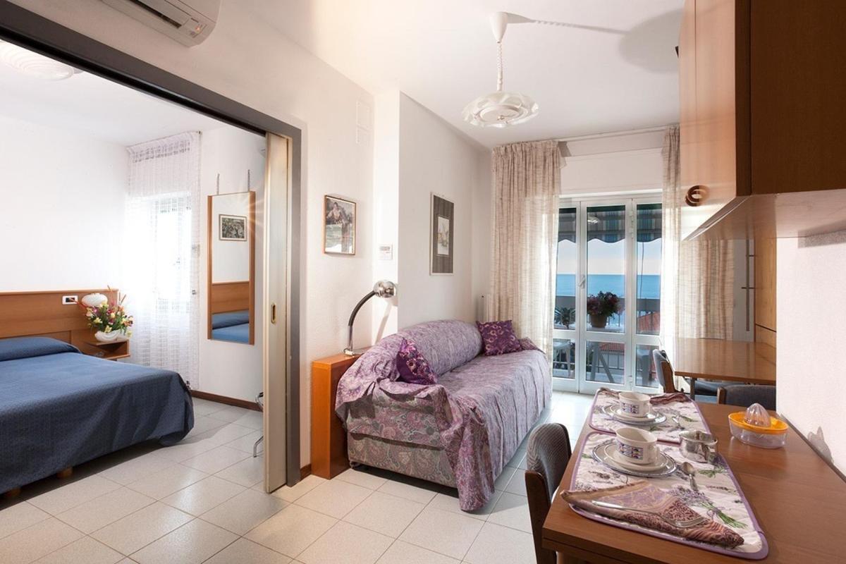 Casavacanze Internazionale Diano Marina Exteriör bild